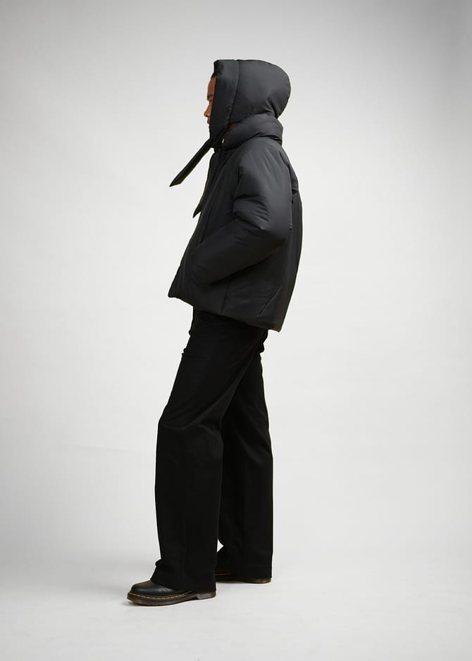 Wave Puffer (Matte Black)